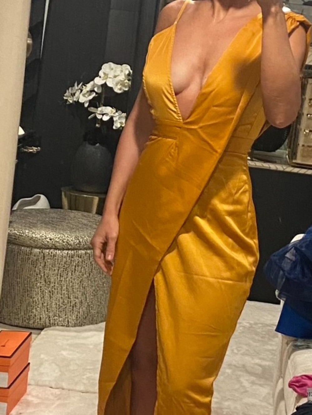 PrettyLittleThing Mustard Yellow Satin Plunge Maxi Dress - Picture 3 of 6